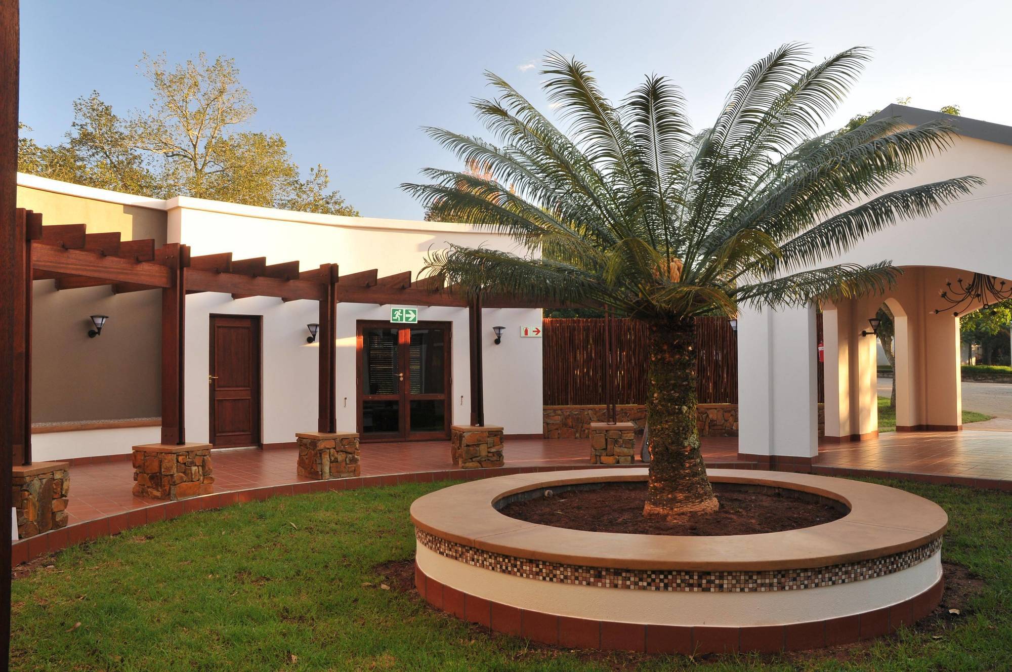 Protea Hotel Winkler White River Exterior photo