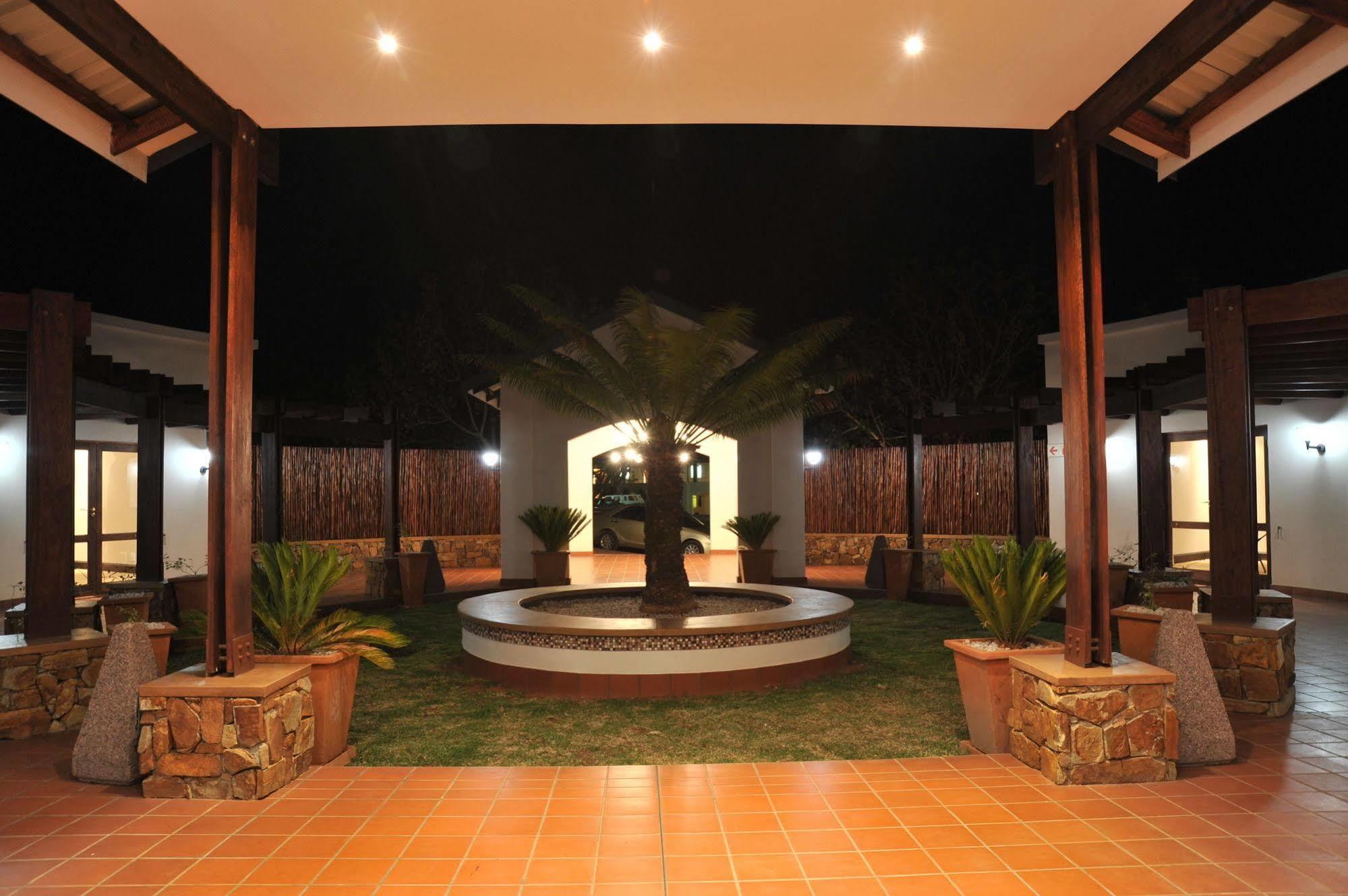 Protea Hotel Winkler White River Exterior photo
